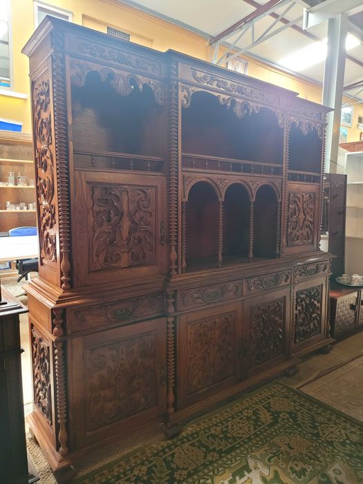 Móvel antigo em madeira maciça - Muito bom estado gera