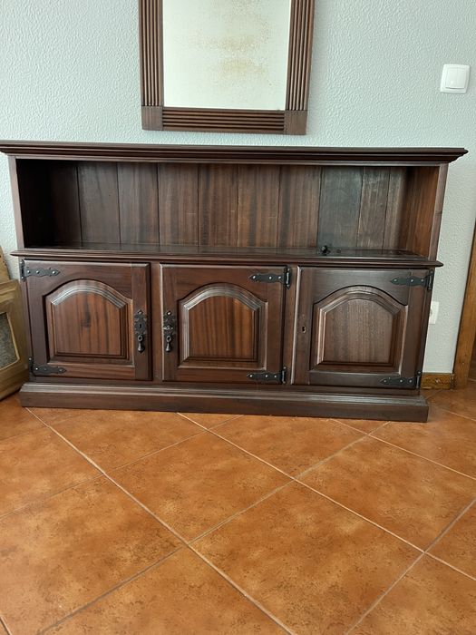 Consola de madeira