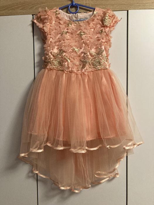 Продам очень нарядное платье Sasha,116р.