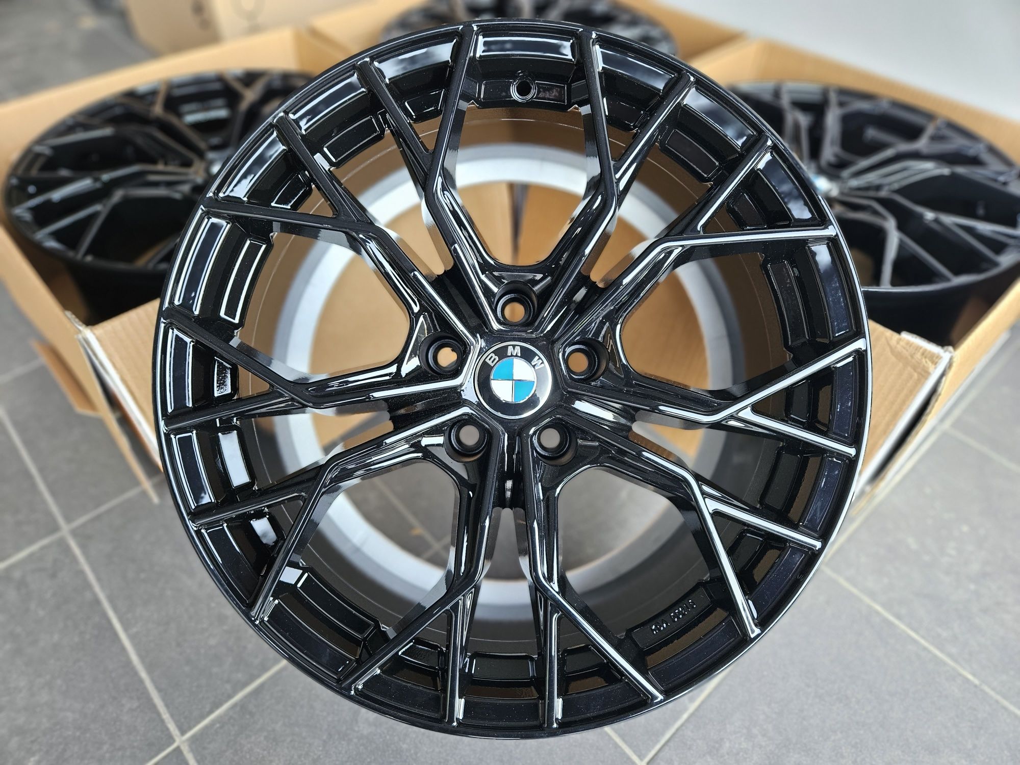 BMW X1 19 Nowe 5x112 X1 / iX1 U11 / X2 / iX2 U10 Felgi Czarne Alufelgi