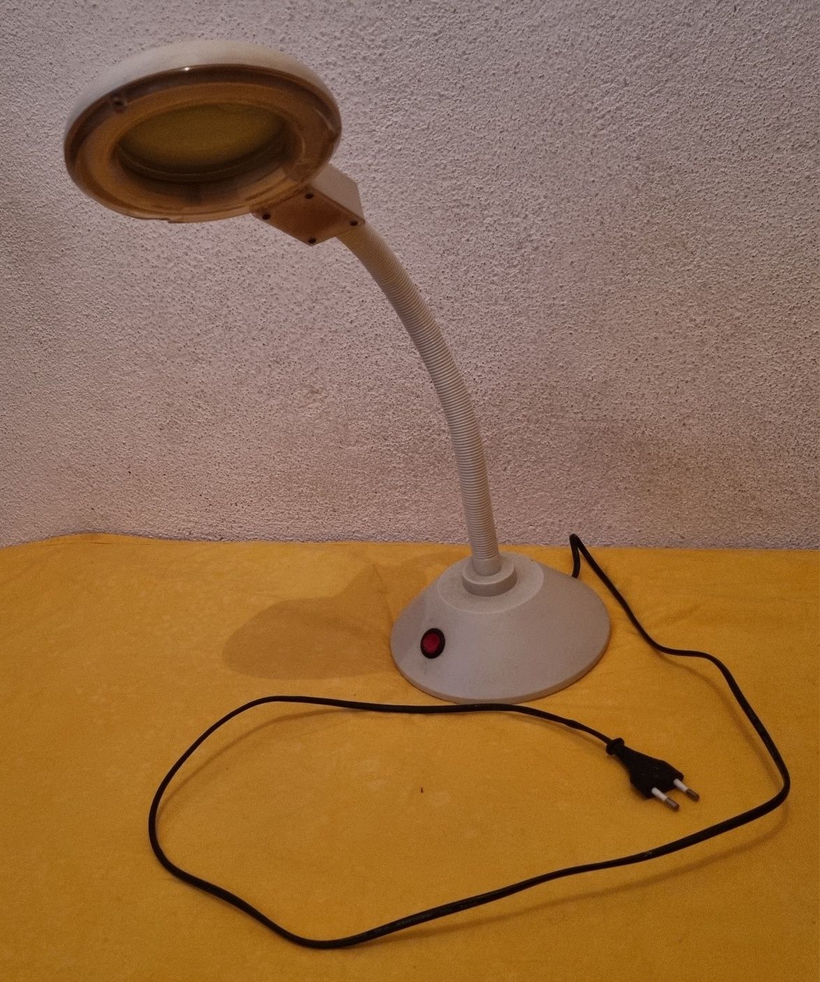 Candeeiro de Cabeceira a trabalhar