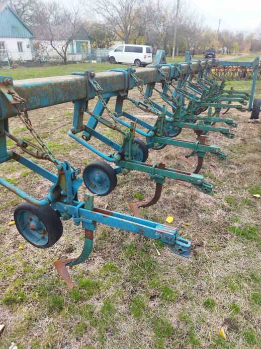 Продам міжрядний культиватор 9 секцій