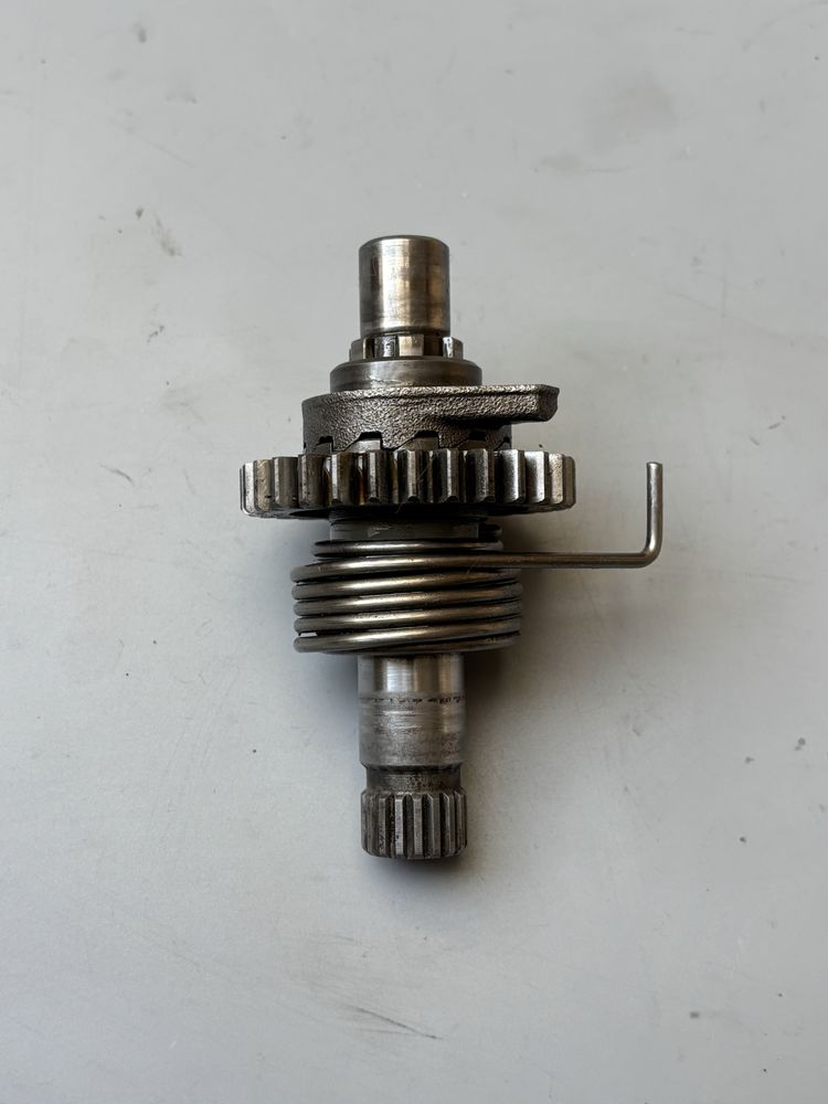 Wałek Kopnika Kopka Kick Starter Rozrusznik SUZUKI TS125