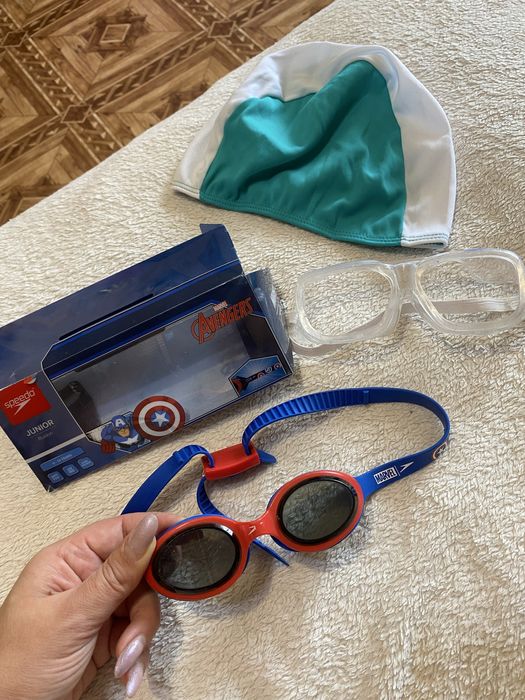 Окуляри дитячі для плавання різні