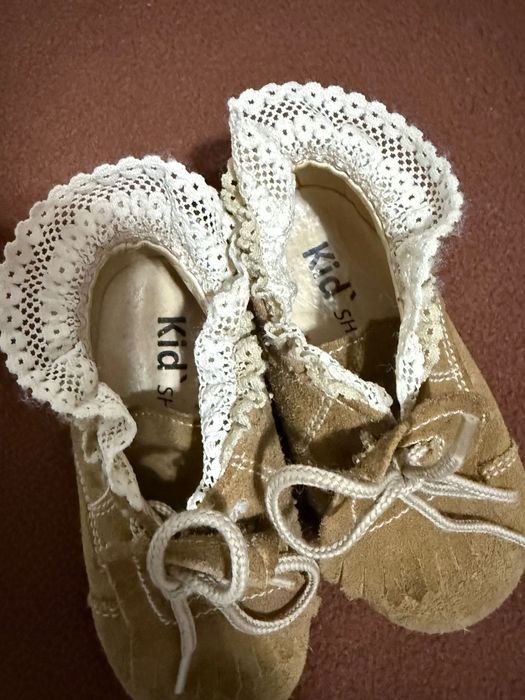 Vendo Sapatos de menina tamanho 22/23