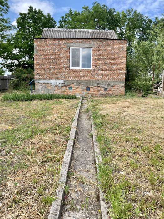 Продам дачу в мальовничому місці біля річки