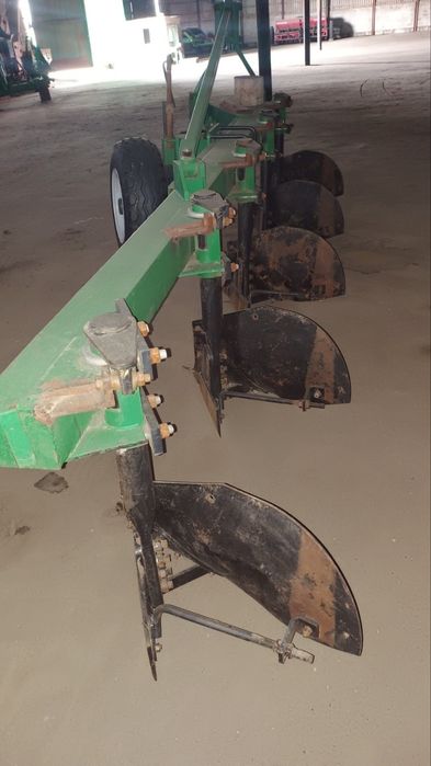 Плуг ПЛН 5-35, п'ятикорпусний, навісний, стан НОВОГО, 2000 р.в.