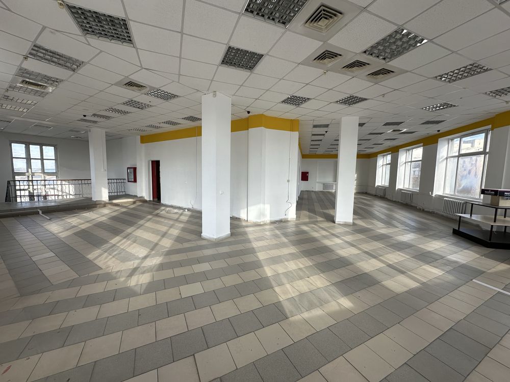 Комерційне приміщення в центрі міста