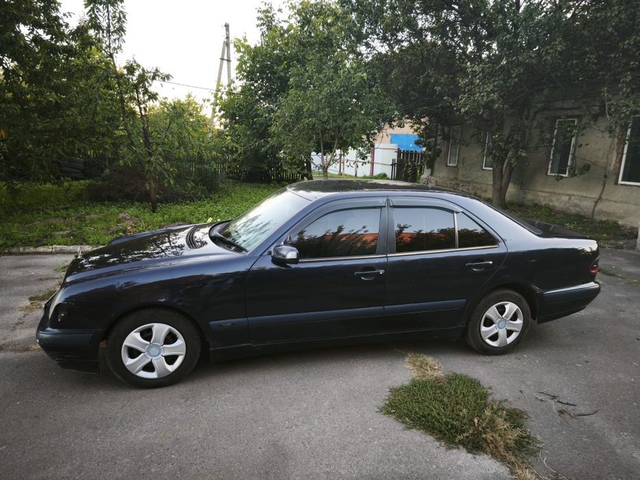 Продам Мерседес 2.2 дизель коробка автомат