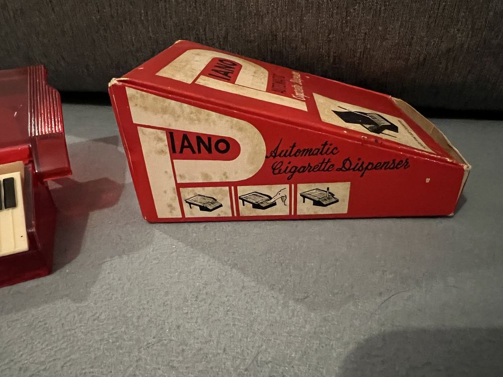 Piano automatic cigarette dispenser vintage