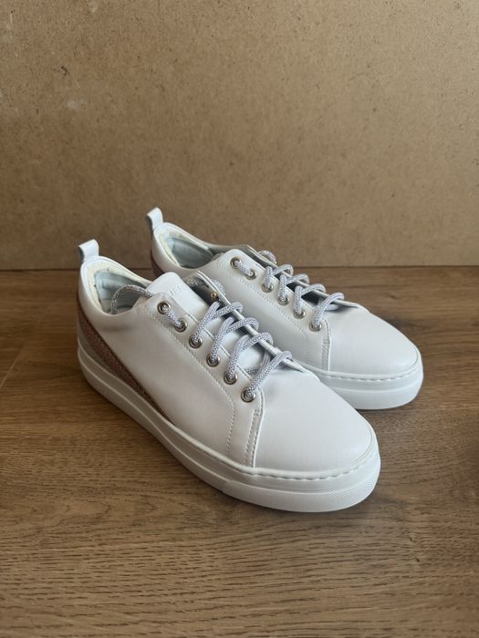 Нові шкіряні жіночі брендові кросівки Stokton, коштують 13 тисяч