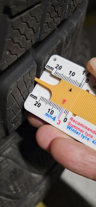 Opony Pirelli Sottozero 3, 225/55/18 4sztuki 4/5 mm zimowe