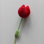 dziergany tulipan czerwony