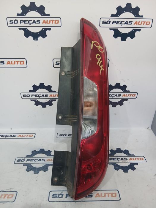 FAROLIM DIREITO BRANCA FIAT DOBLO 1.6MJET 2012-2016 ANO: 2015