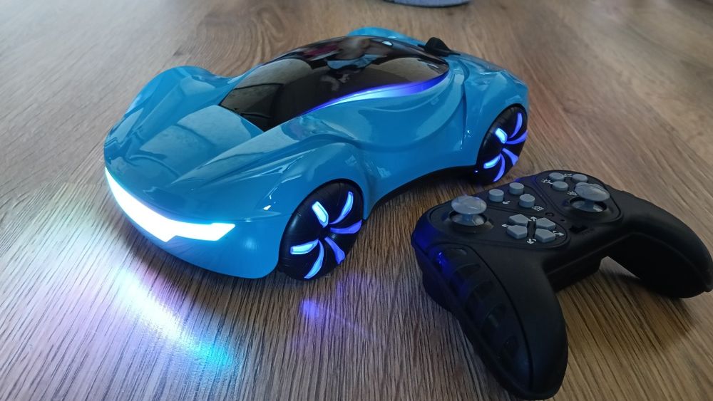 Новинка 2025.іграшка спортивна машинка на пульті  4wd  дим музика дриф