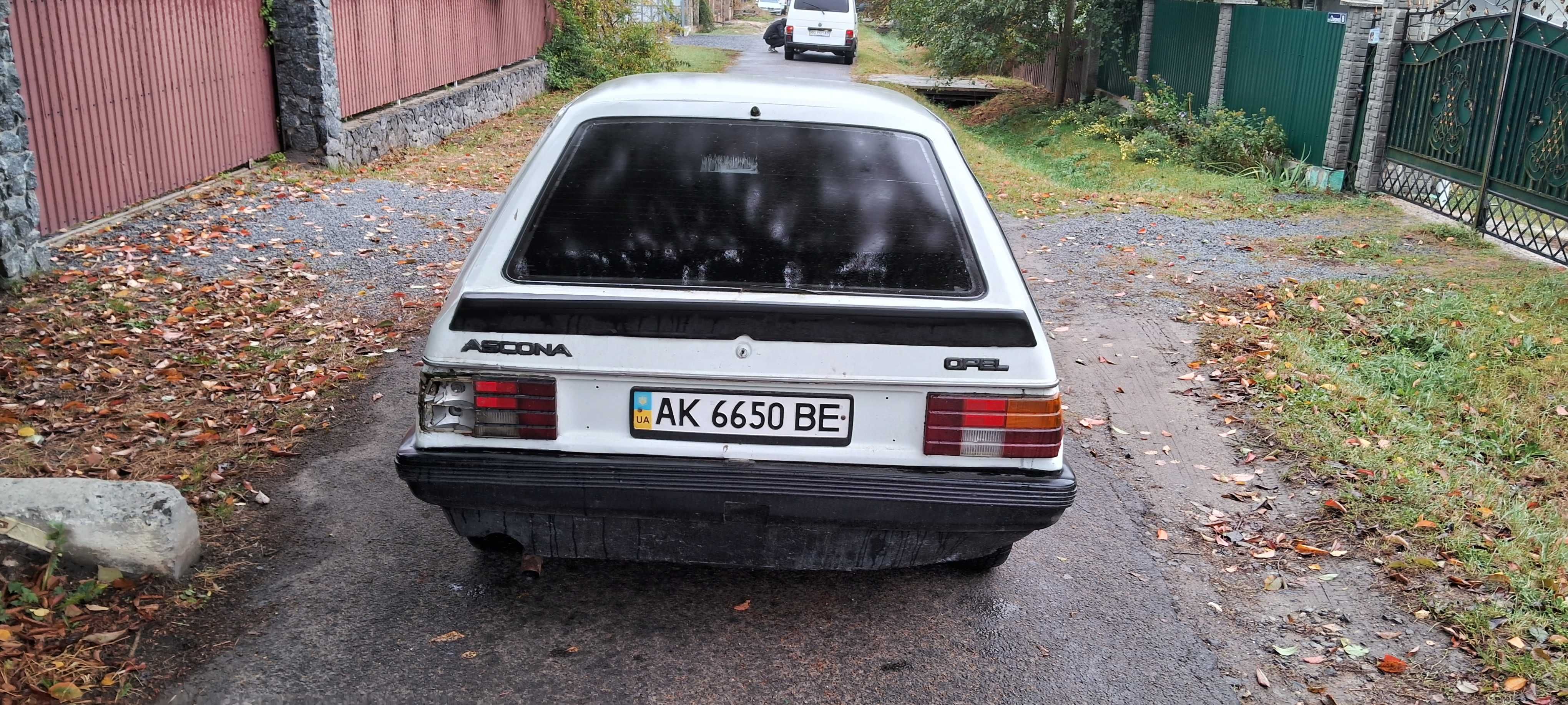 Opel Ascona 1.6 бензин