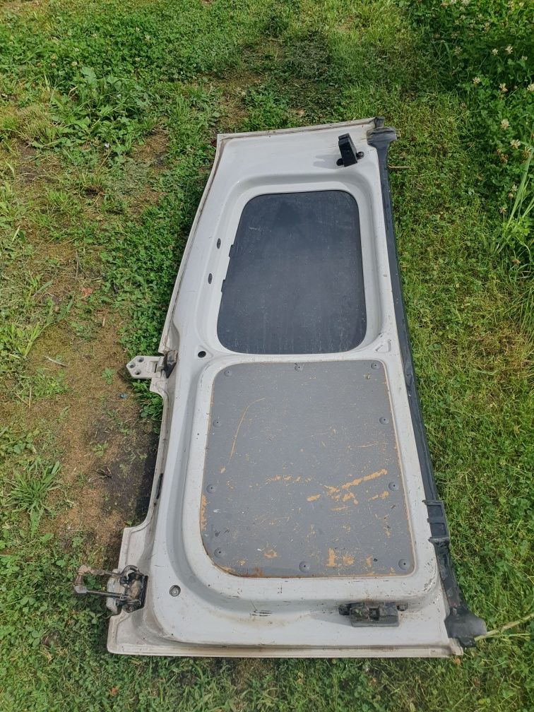Drzwi tylne prawe vw caddy z szybą 2003->