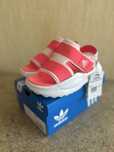 Босоніжки adidas на дівчинку