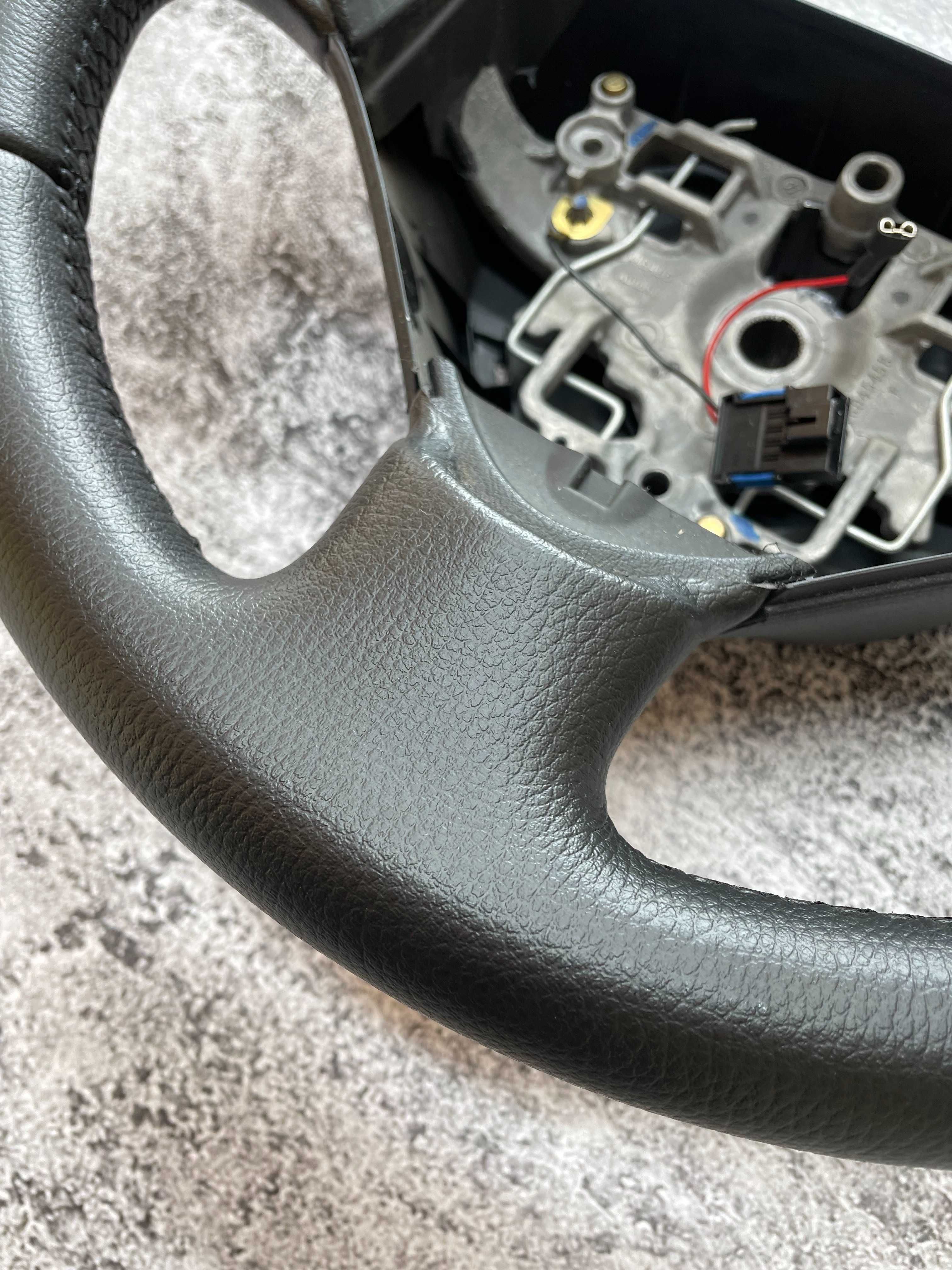 Kierownica Peugeot Partner Citroen Berlingo świeżo obszyta