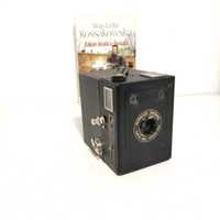 Pudełkowy aparat fotograficzny KODAK Box Brownie Popular 1937 r. Ładny