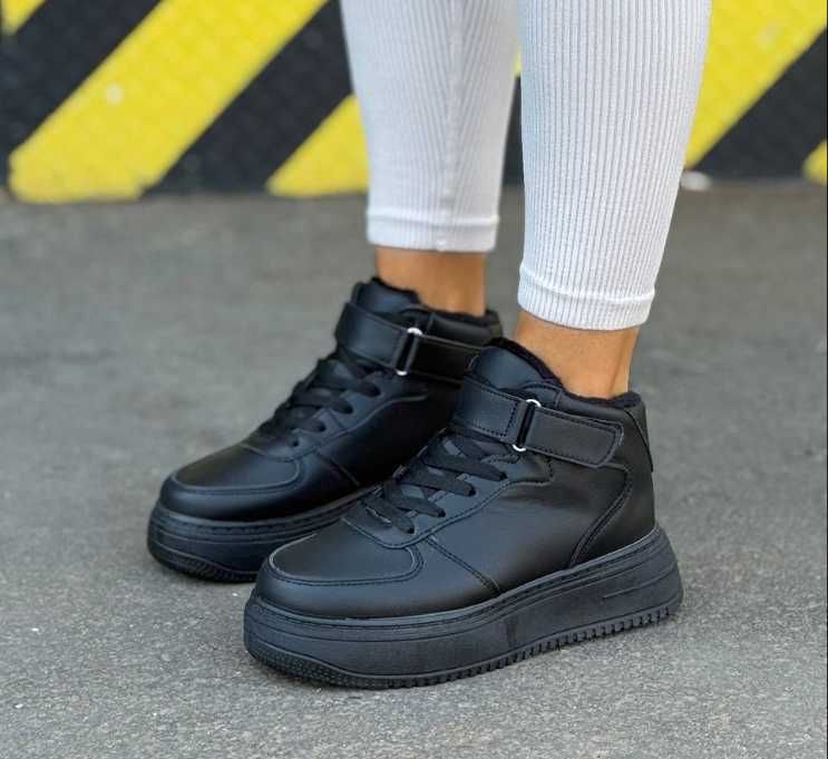 Жіночі зимові кросівки-хайтопи , жіночі зимні кросівки