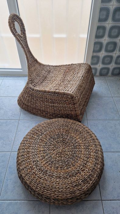 Conjunto Poltrona e Puff de verga IKEA