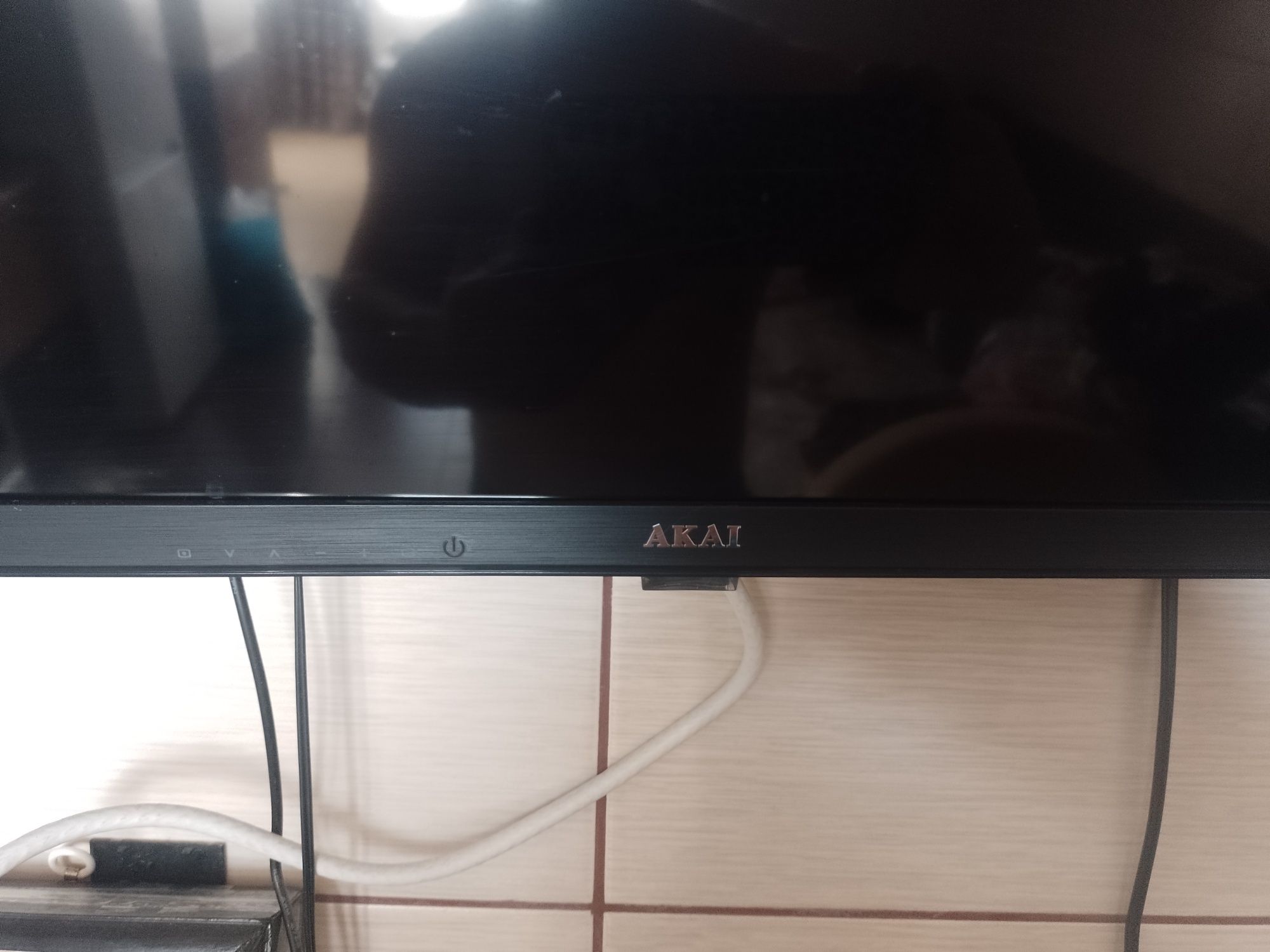 Телевизор Akai 32 .
