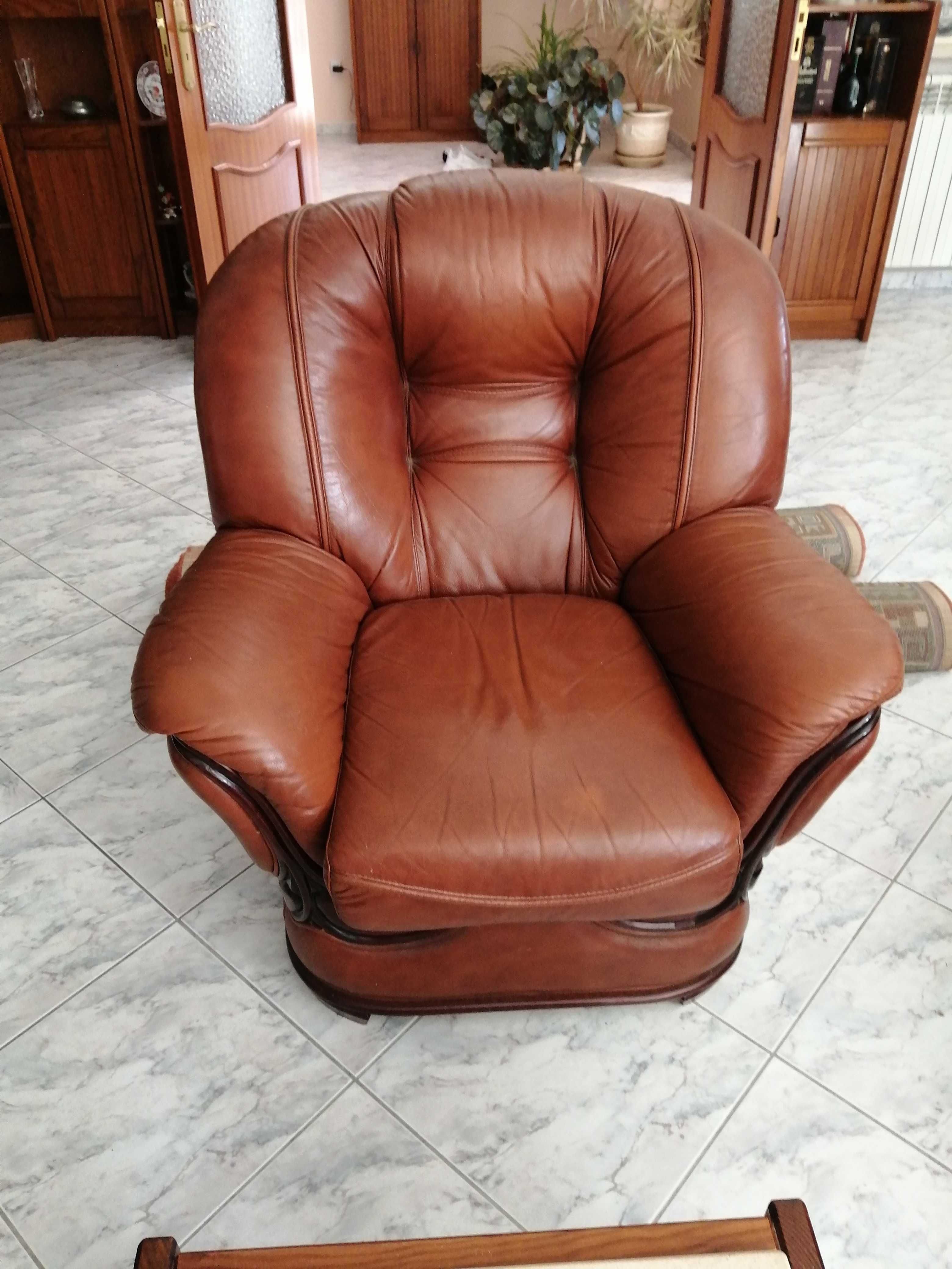 Sofá-cama + 2 Cadeirões