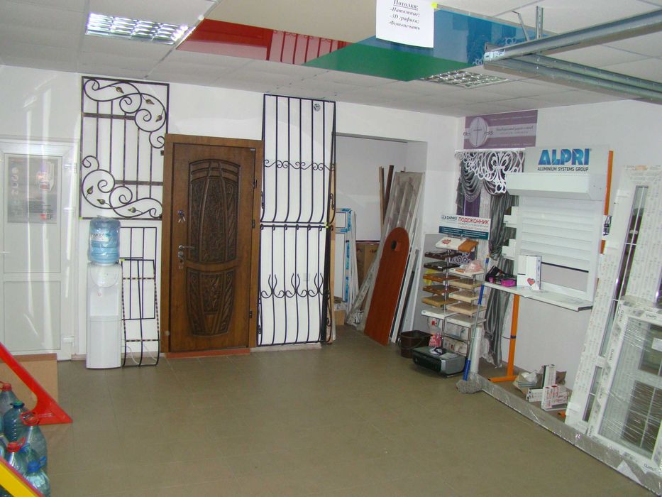 Продаю приміщення магазину на Херсонському шосе