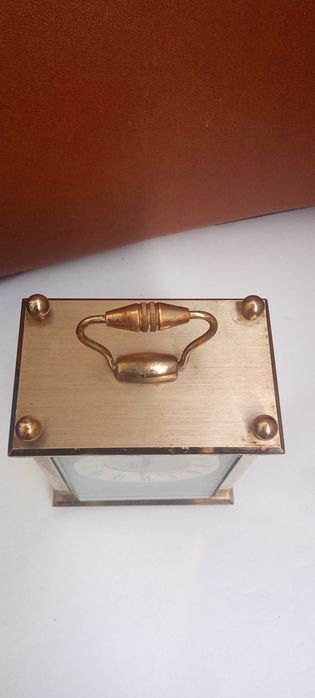 Продам настольные часы Слава