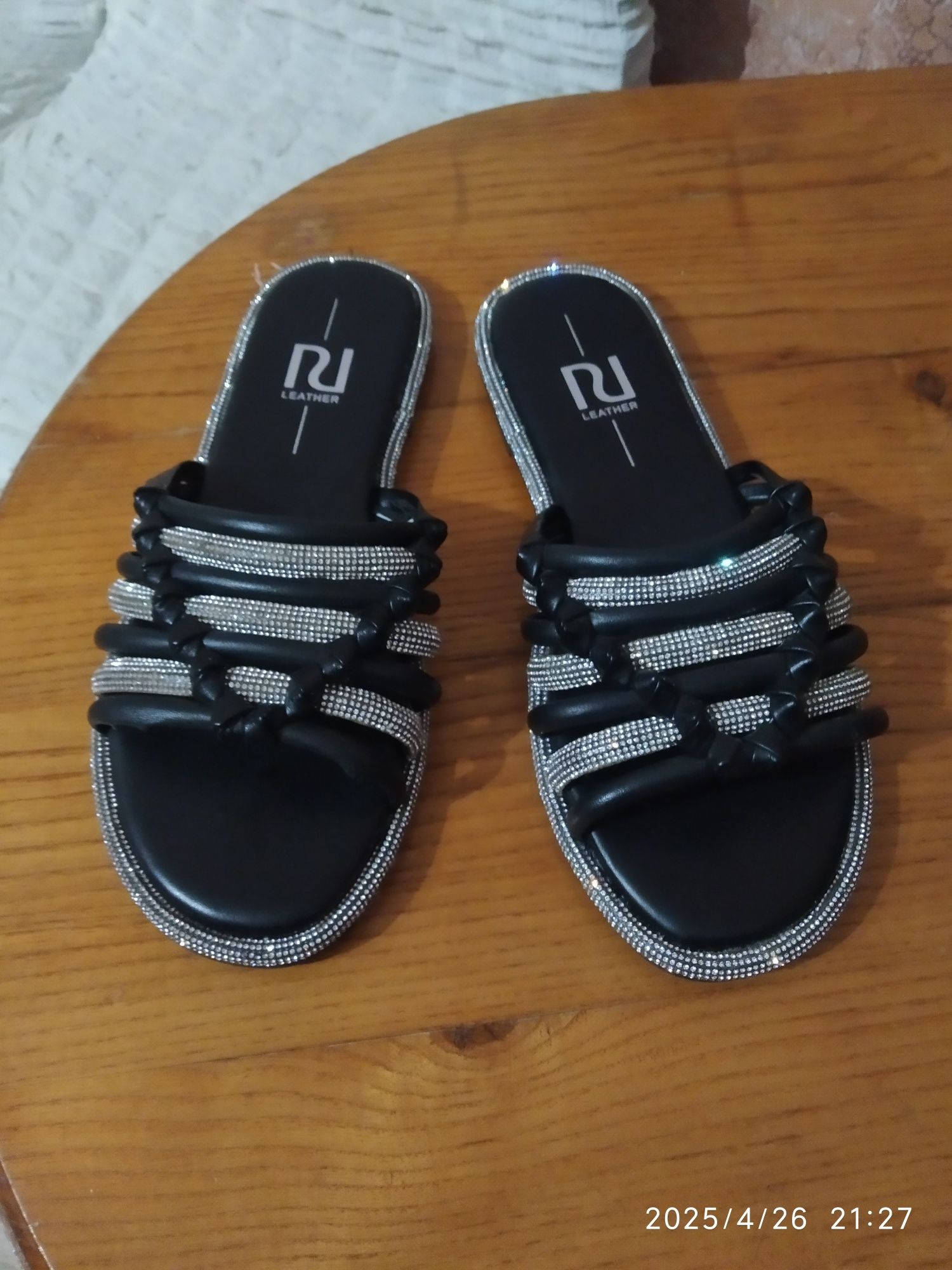 Aкція нові шльопанці Cgk crocs.