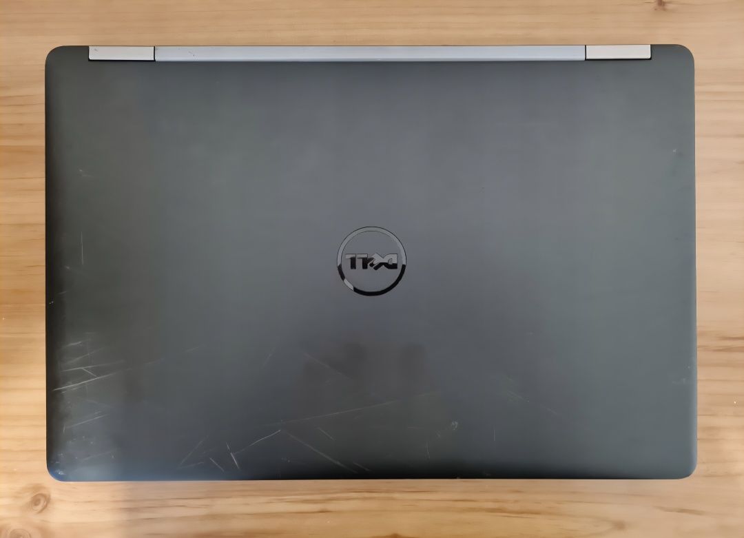Dell Latitude E5570 15,6" FULLHD i5-6300U 8GB/128GB