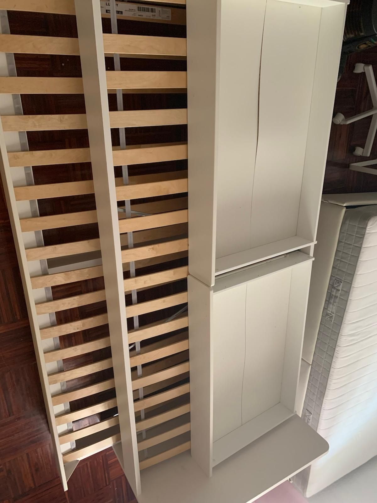 Cama com estrado