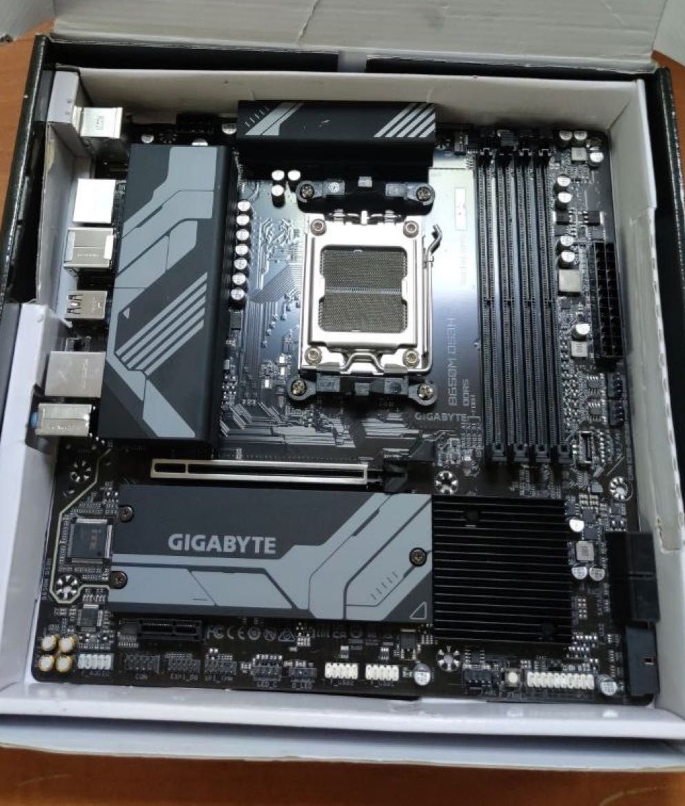 Материнська плата Gigabyte B650M DS3H/Гар 3міс/SiliconFox