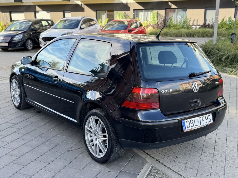 VW Golf IV 1.9 TDI zdrowy, bardzo dobrze jezdzi klima sprawna!