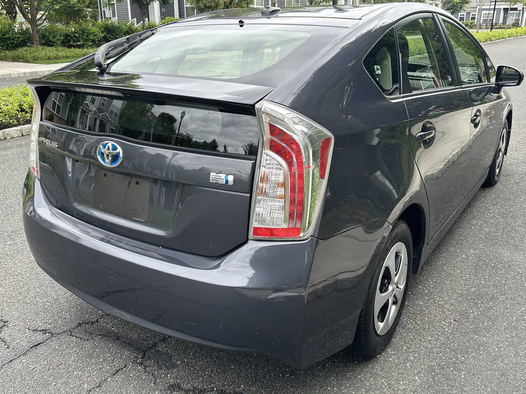 Toyota Prius One 2014
