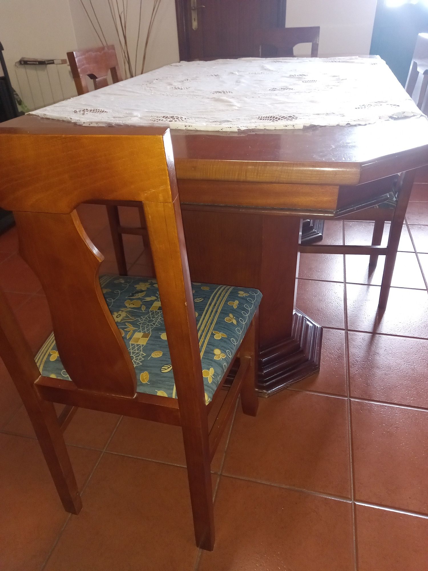 Mesa de jantar madeira maciça cerejeira (entrega zona  Pombal grátis)