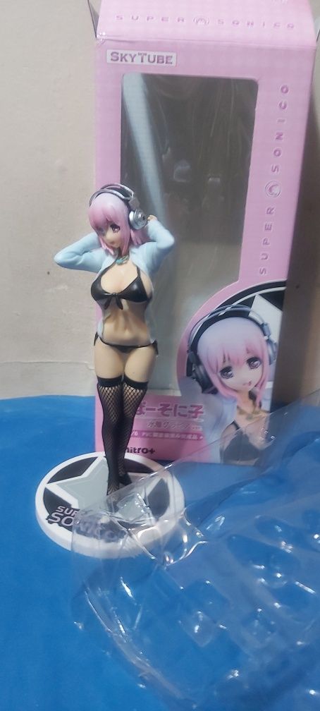 Figurka anime super sonico materiałowe  pończochy