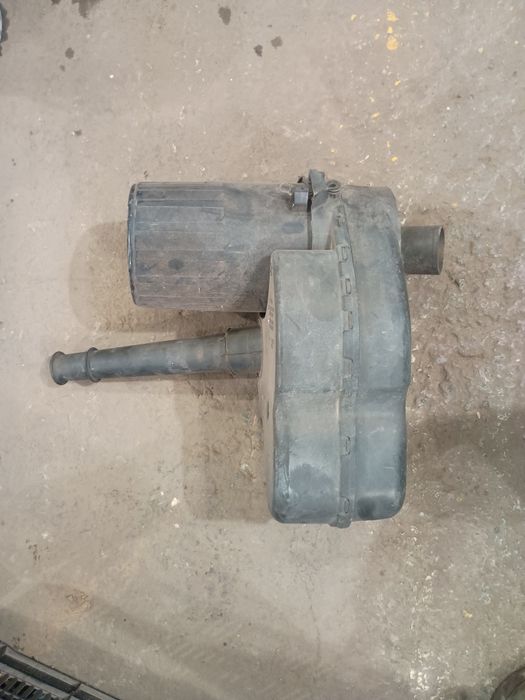 Obudowa filtra powietrza Mercedes T1 Kaczka