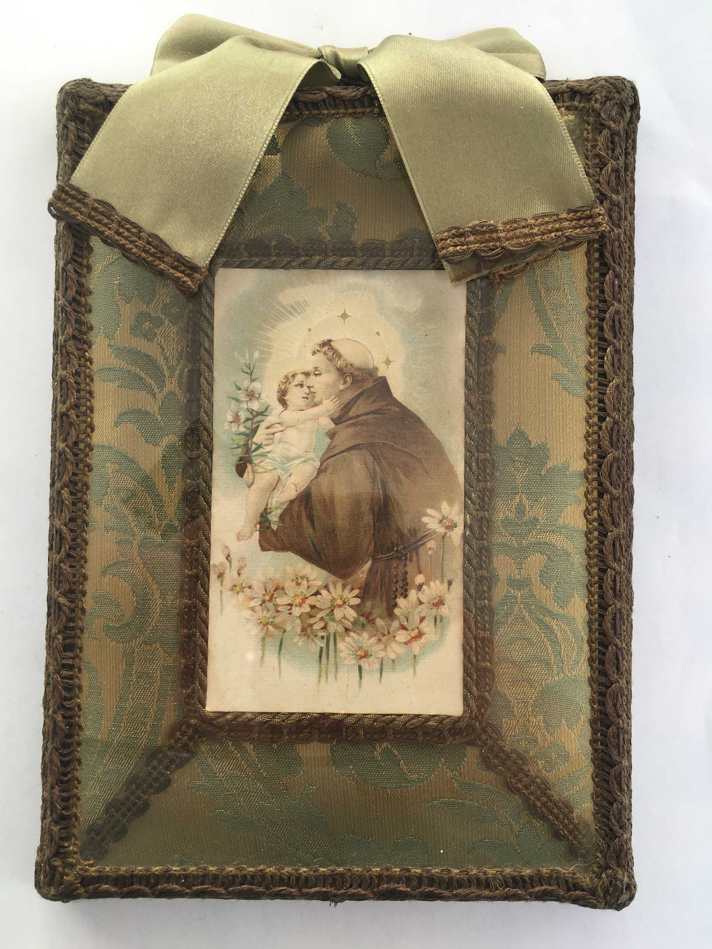 Relicário com estampa de Santo Antônio