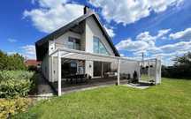 Nowoczesna pergola,  zadaszenie z poliwęglanu, drewno BSH, altana,