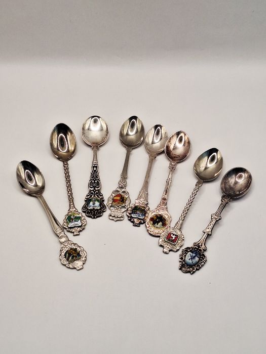 Zestaw łyżeczek 8szt z różnymi herbami