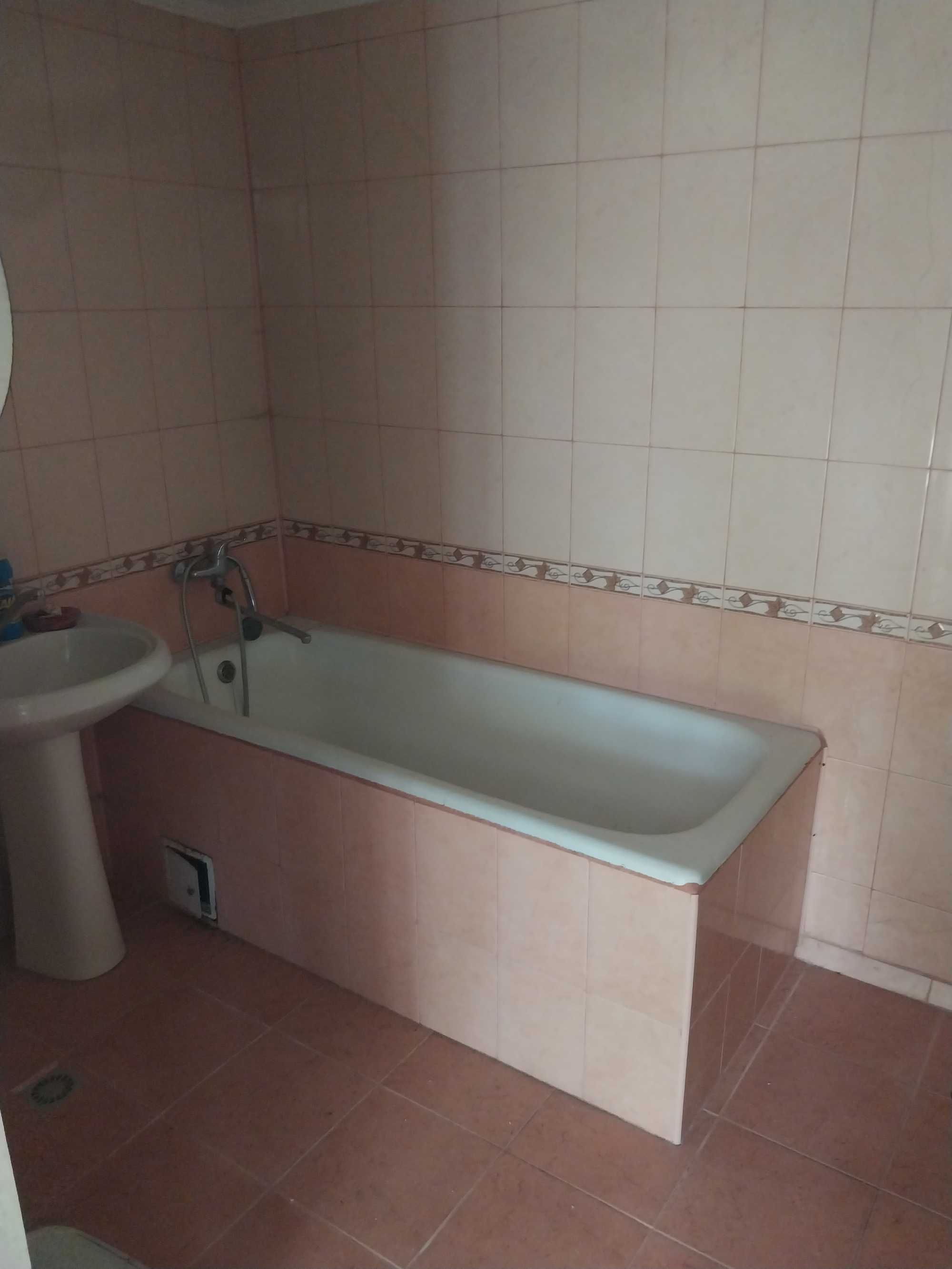 Терміново продається будинок 2 поверхи, р - н Центр