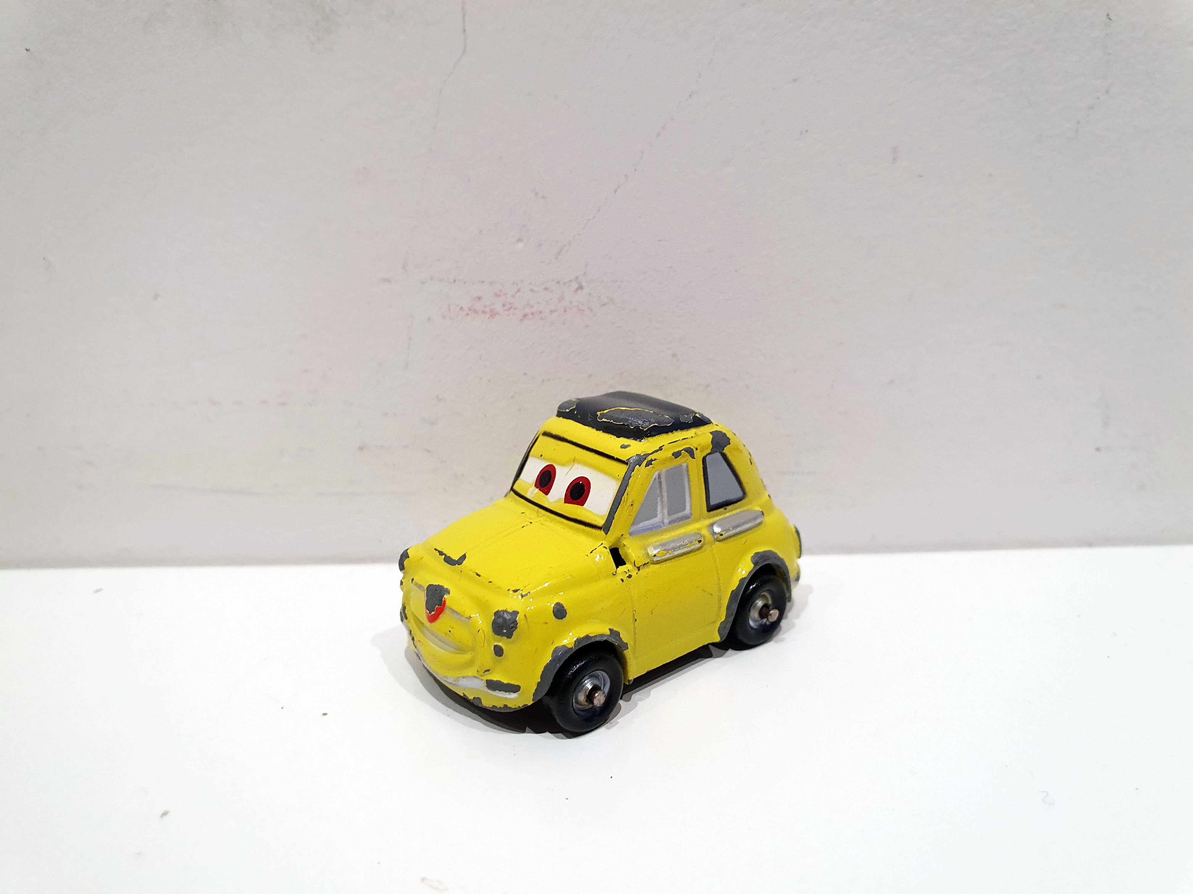 Mattel Disney Pixar Cars Auta Luigi