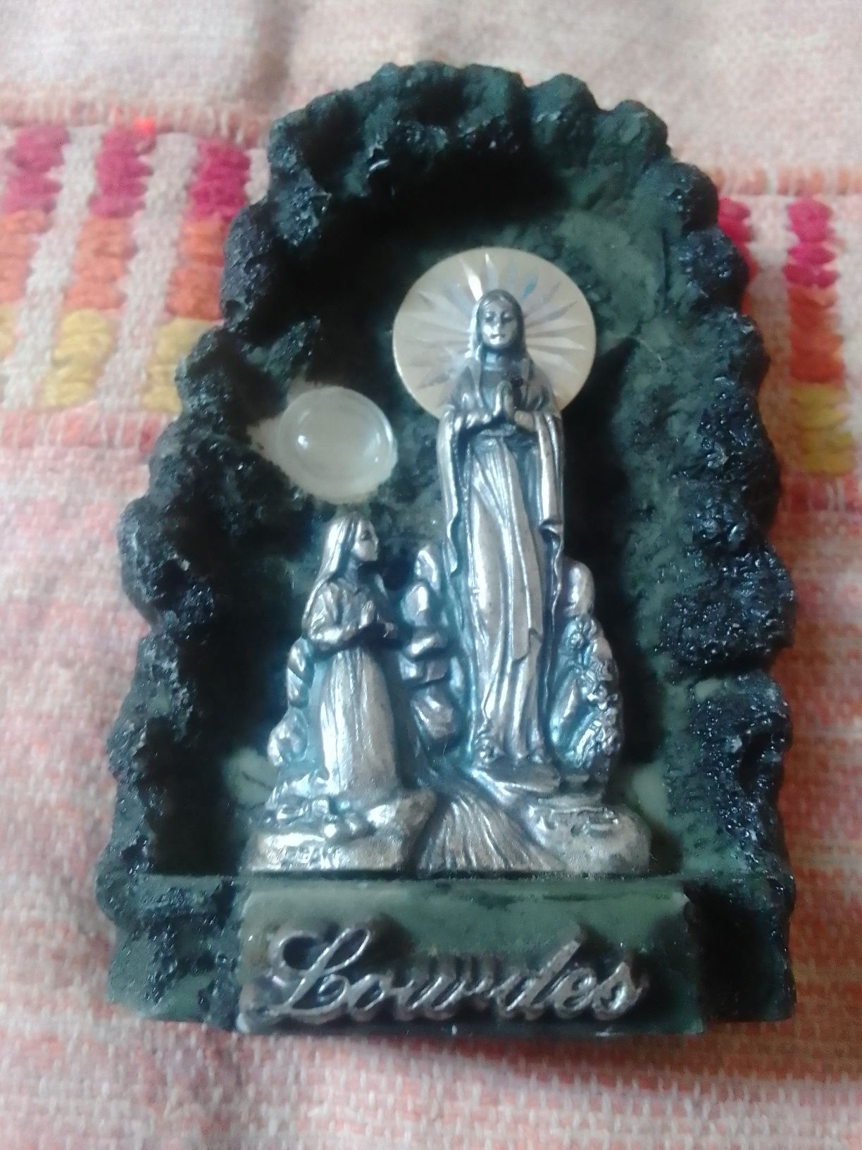 Peça decorativa santinha Lourdes só 8€ excelente estado
