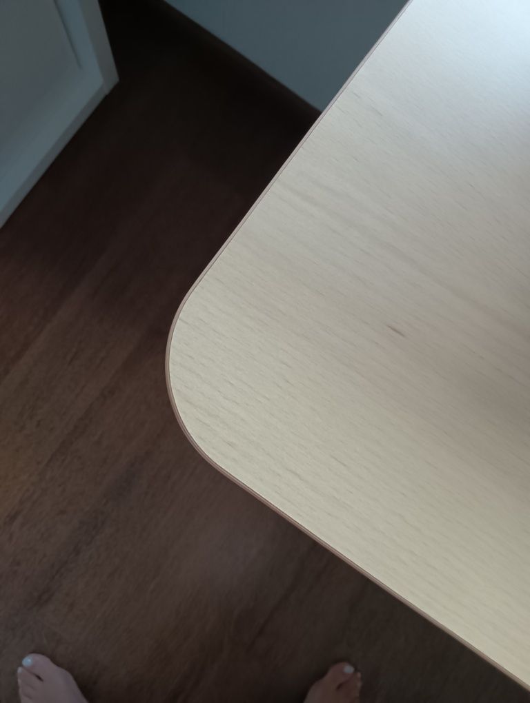 Cómoda em muito bom estado com 3 gavetas e um gavetão