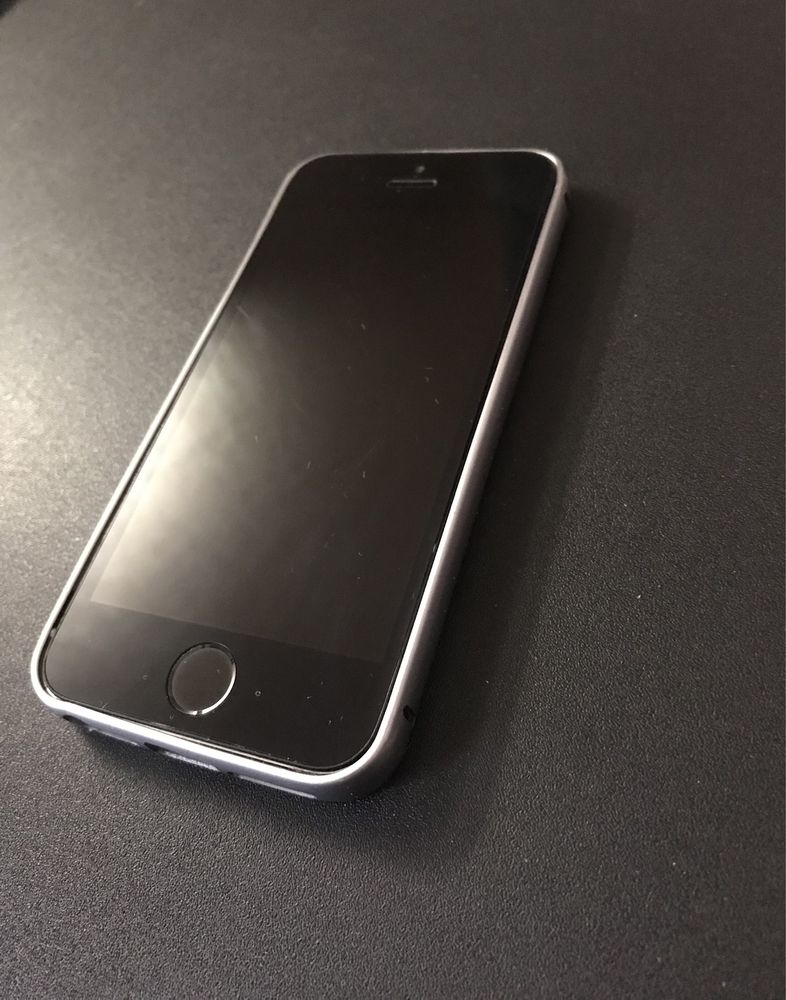 iPhone 5s 16 gb гарний стан