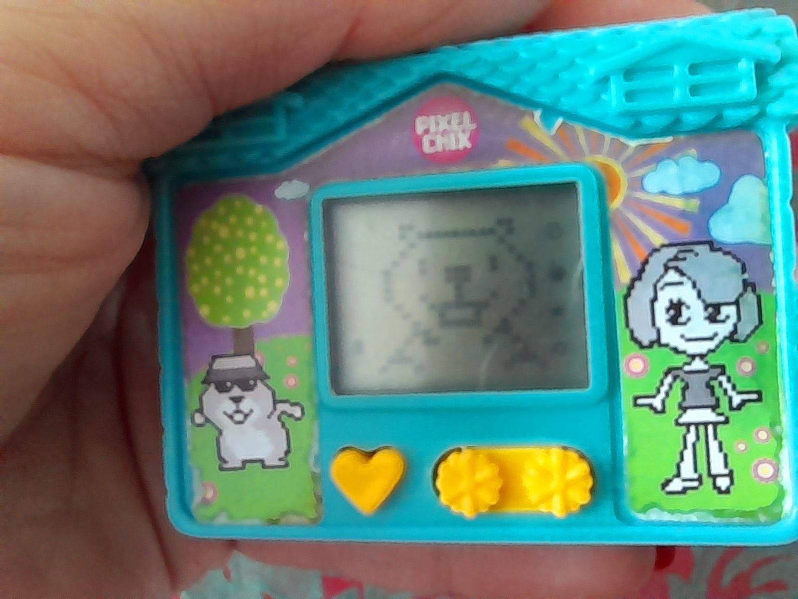 Tamagotchi Pixel Chix Unikat virtual pet McDonals Mattel