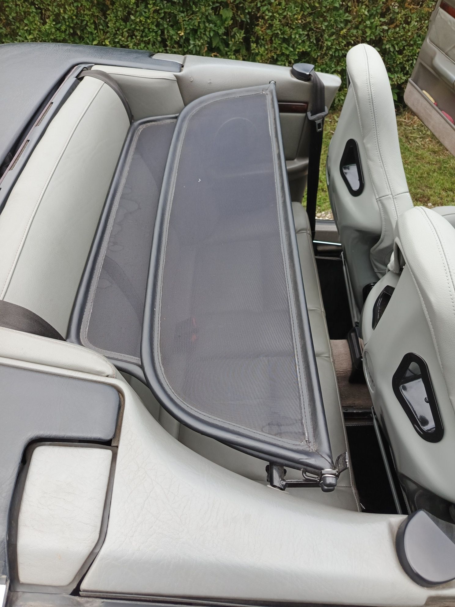 Sprzedam wiatrołap audi 80 cabrio