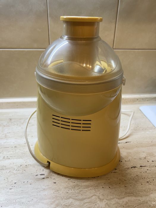 Соковижималка Vitek 200 Вт